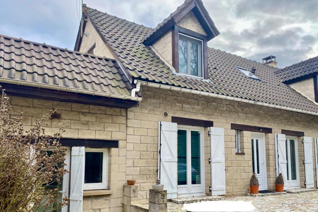 Charmant Studio A Coutevroult Exterior foto